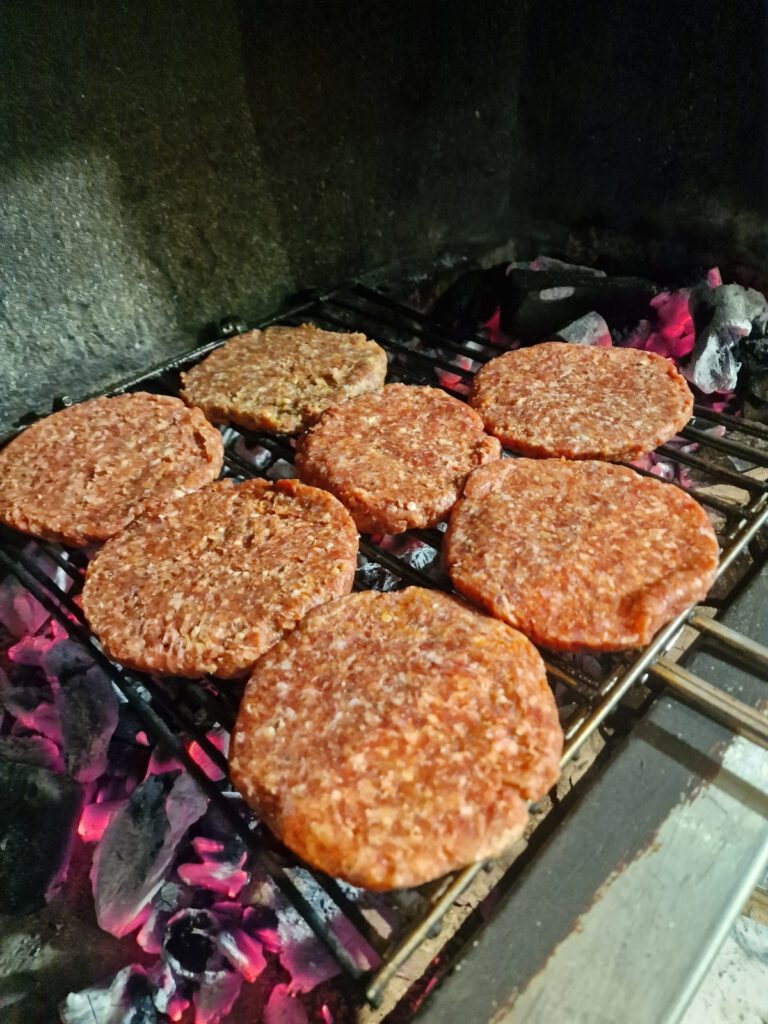 Hamburger on the grill with 🍟
